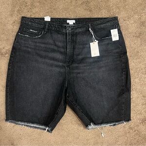 Good American Black Denim Shorts plus size